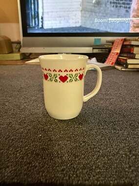 Arcopal France Homespun Holiday Hearts Coffee Mug Milk Glass